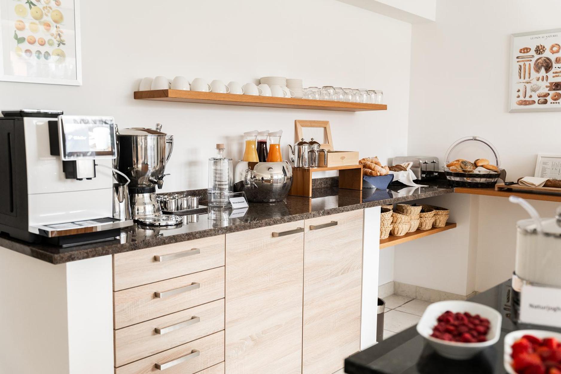Hotel Vier Jahreszeiten An Der Therme & Kliniken Bad Krozingen Naehe Freiburg & Schwarzwald Ideal Fuer Wellness Kur & Business Ausfluege 24H Check In- Wlan & Parken Gratis Esterno foto