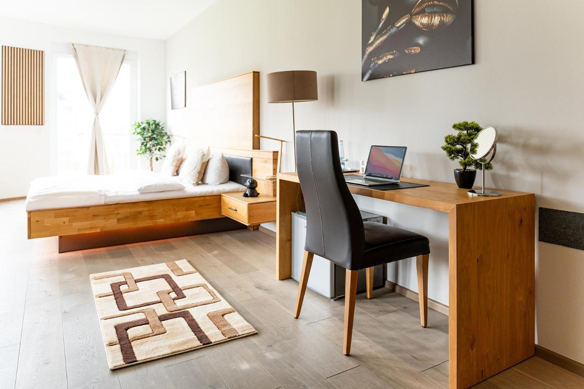 Hotel Vier Jahreszeiten An Der Therme & Kliniken Bad Krozingen Naehe Freiburg & Schwarzwald Ideal Fuer Wellness Kur & Business Ausfluege 24H Check In- Wlan & Parken Gratis Esterno foto