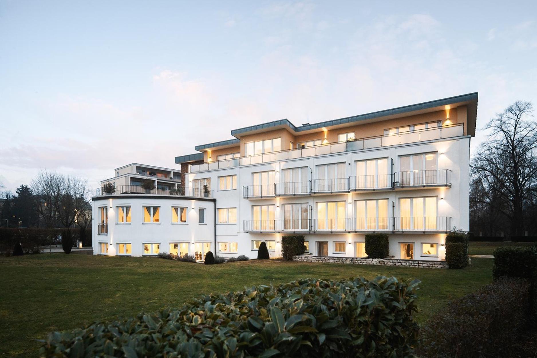 Hotel Vier Jahreszeiten An Der Therme & Kliniken Bad Krozingen Naehe Freiburg & Schwarzwald Ideal Fuer Wellness Kur & Business Ausfluege 24H Check In- Wlan & Parken Gratis Esterno foto