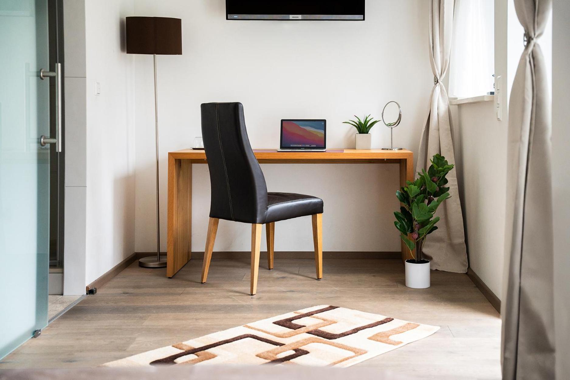 Hotel Vier Jahreszeiten An Der Therme & Kliniken Bad Krozingen Naehe Freiburg & Schwarzwald Ideal Fuer Wellness Kur & Business Ausfluege 24H Check In- Wlan & Parken Gratis Esterno foto