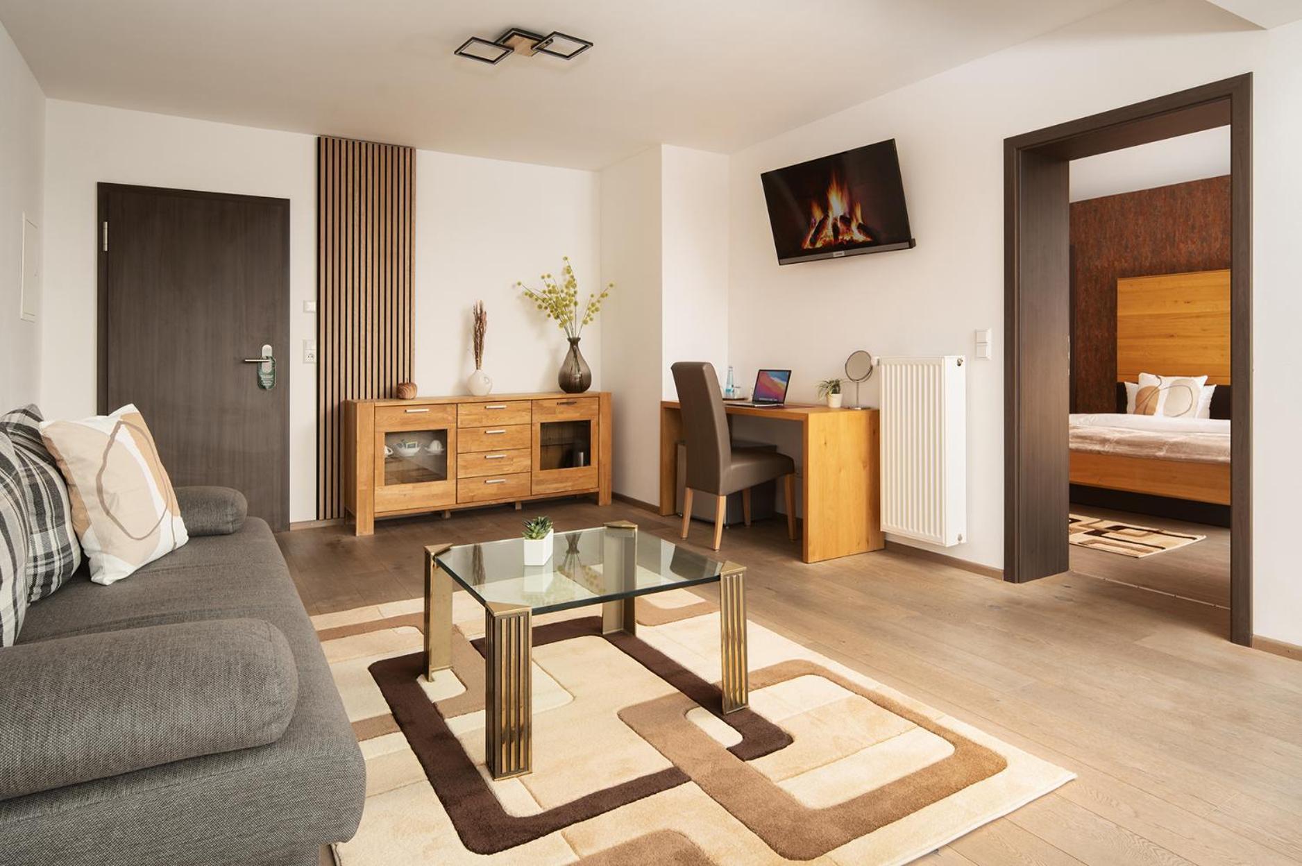 Hotel Vier Jahreszeiten An Der Therme & Kliniken Bad Krozingen Naehe Freiburg & Schwarzwald Ideal Fuer Wellness Kur & Business Ausfluege 24H Check In- Wlan & Parken Gratis Esterno foto