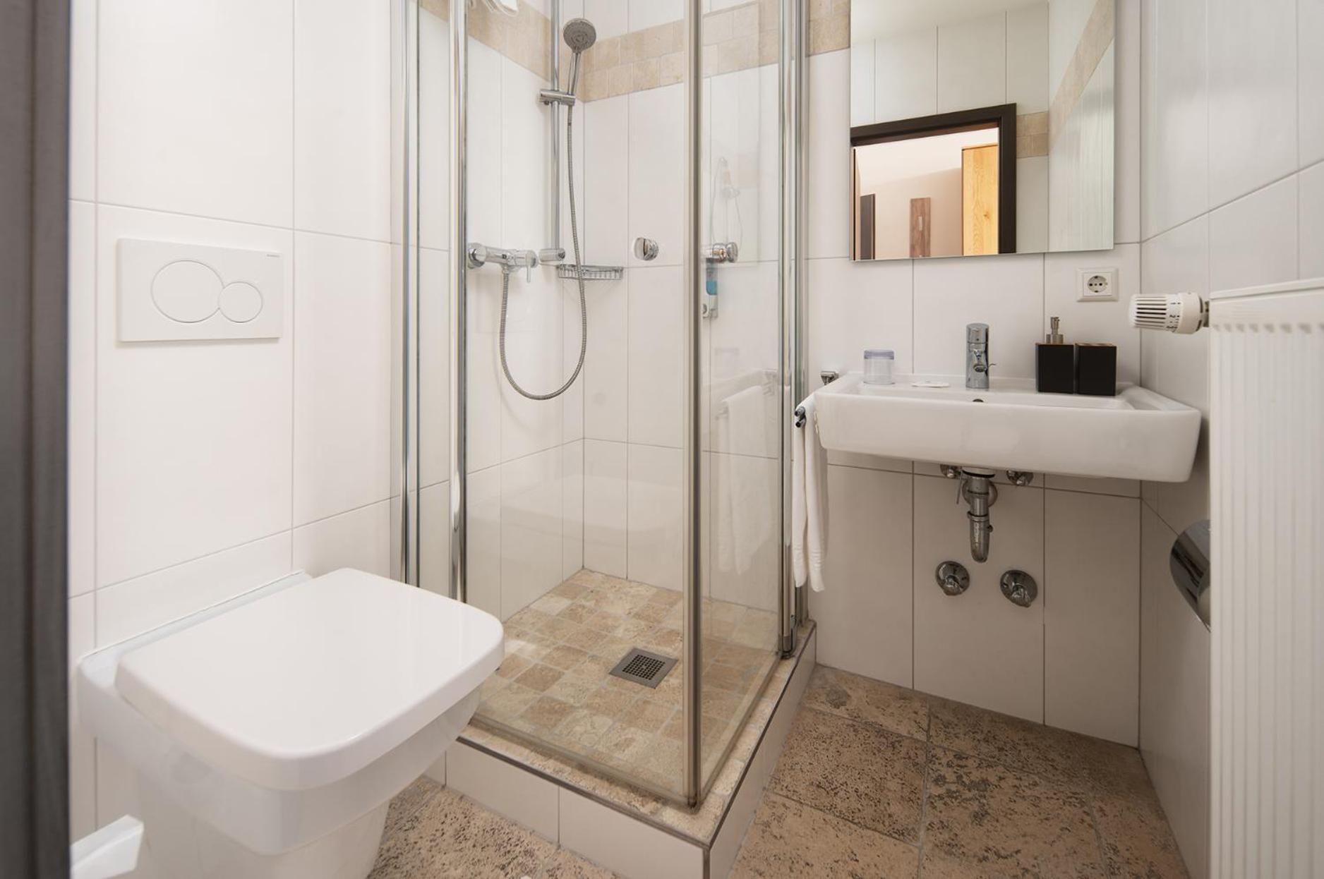 Hotel Vier Jahreszeiten An Der Therme & Kliniken Bad Krozingen Naehe Freiburg & Schwarzwald Ideal Fuer Wellness Kur & Business Ausfluege 24H Check In- Wlan & Parken Gratis Esterno foto