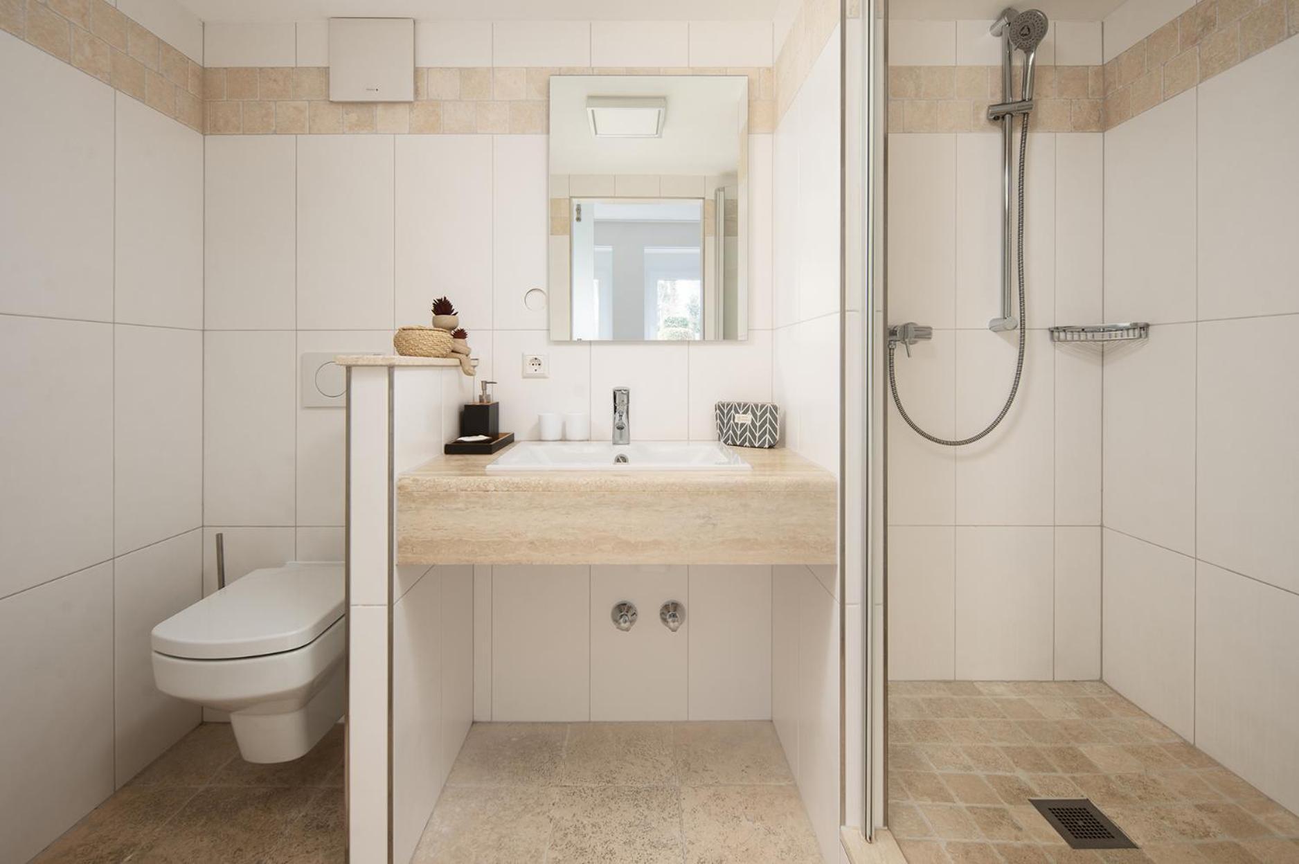 Hotel Vier Jahreszeiten An Der Therme & Kliniken Bad Krozingen Naehe Freiburg & Schwarzwald Ideal Fuer Wellness Kur & Business Ausfluege 24H Check In- Wlan & Parken Gratis Esterno foto