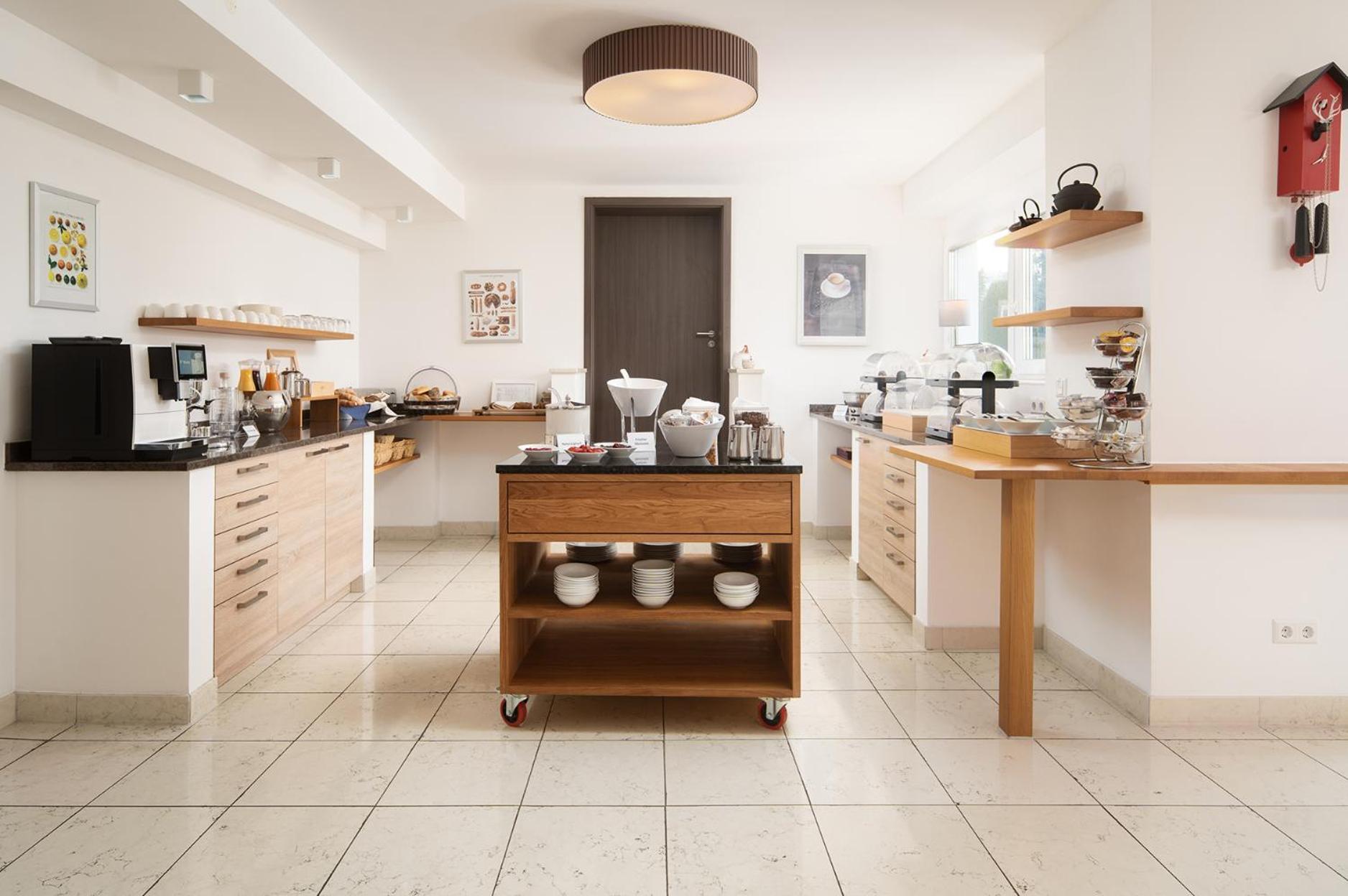 Hotel Vier Jahreszeiten An Der Therme & Kliniken Bad Krozingen Naehe Freiburg & Schwarzwald Ideal Fuer Wellness Kur & Business Ausfluege 24H Check In- Wlan & Parken Gratis Esterno foto