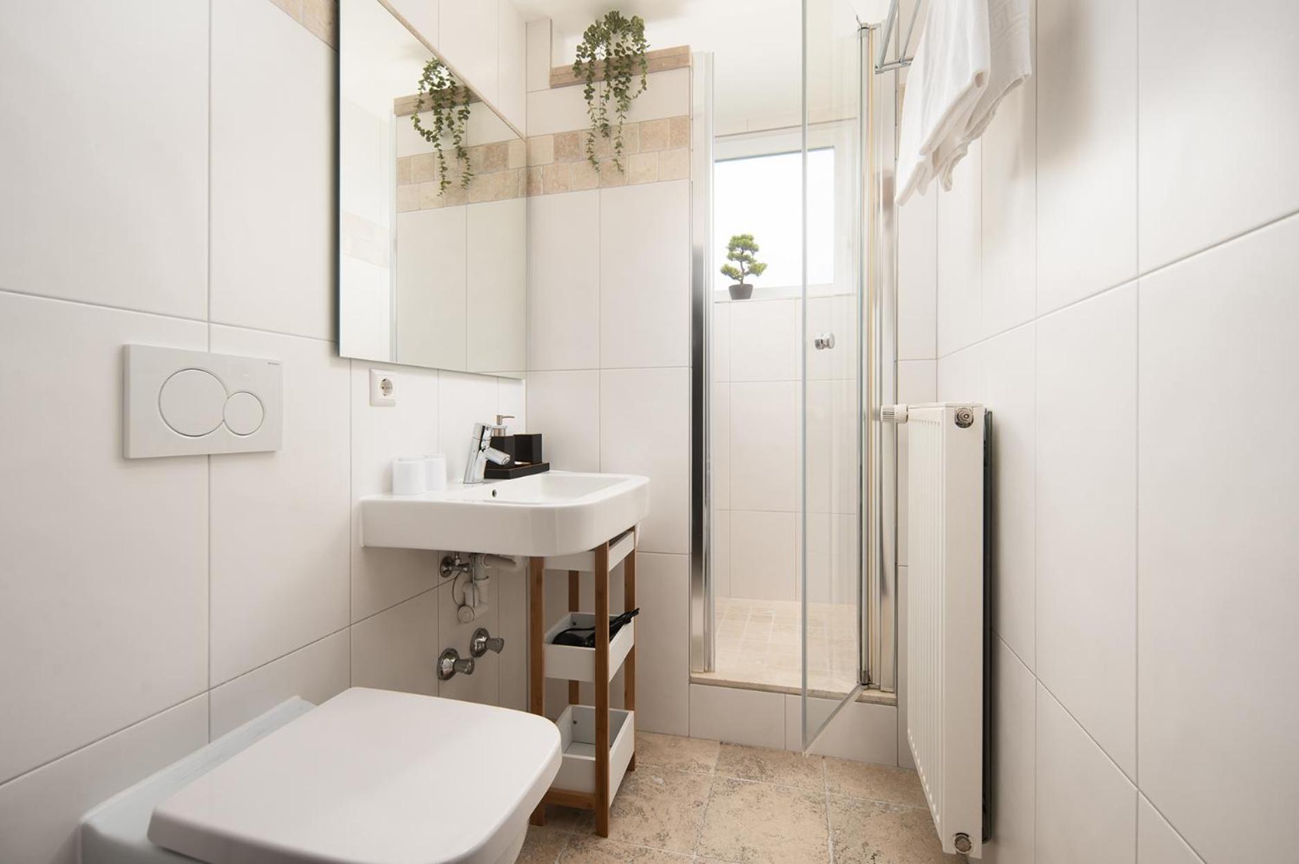 Hotel Vier Jahreszeiten An Der Therme & Kliniken Bad Krozingen Naehe Freiburg & Schwarzwald Ideal Fuer Wellness Kur & Business Ausfluege 24H Check In- Wlan & Parken Gratis Esterno foto
